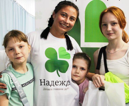Люди совершают добрые дела по разным причинам.